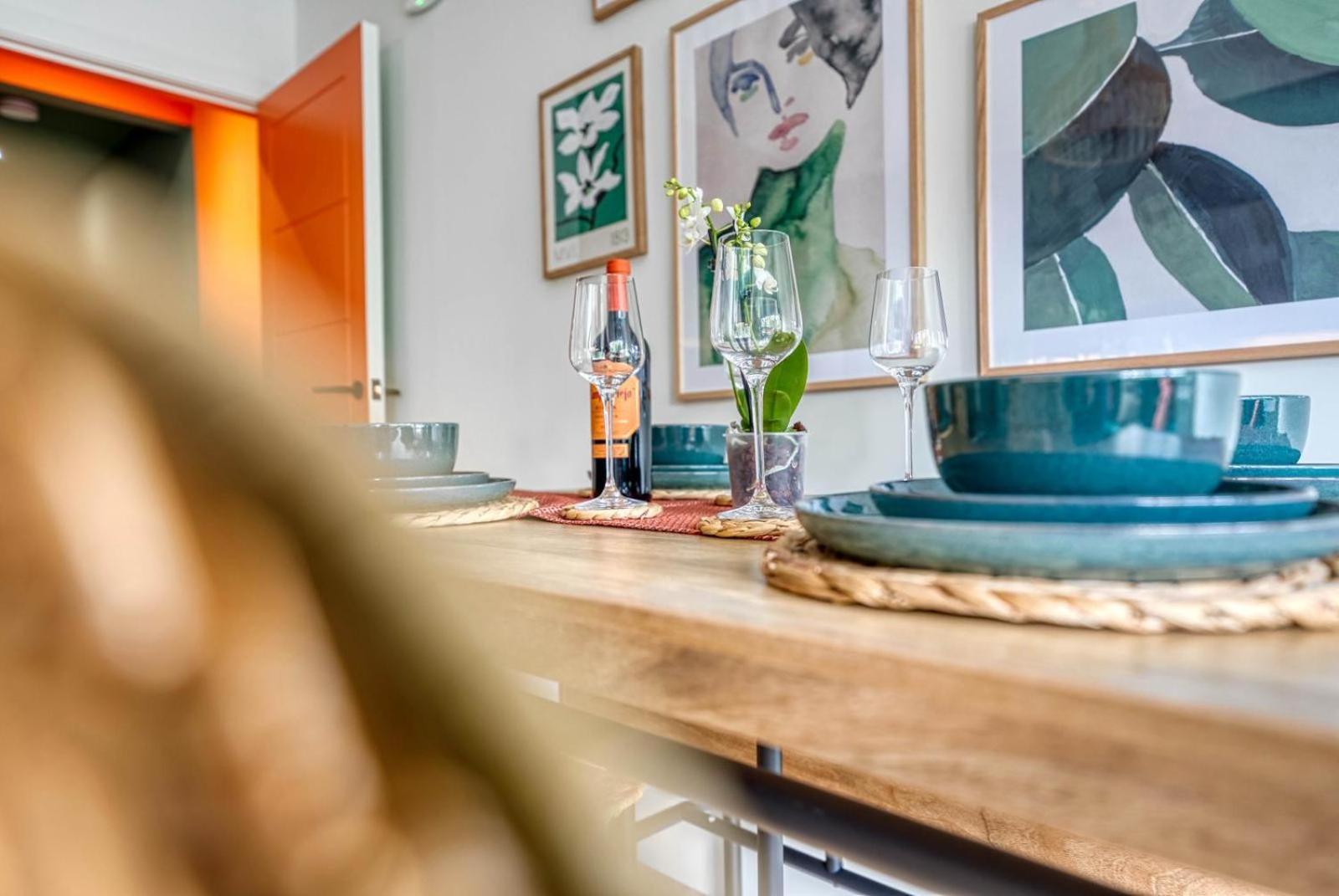 First Floor - Stylish 3 Bedroom Apartment